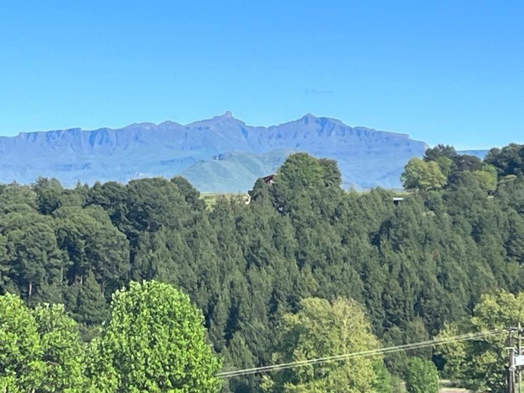 Sunset View Self Catering Cottage Underberg Bagian luar foto